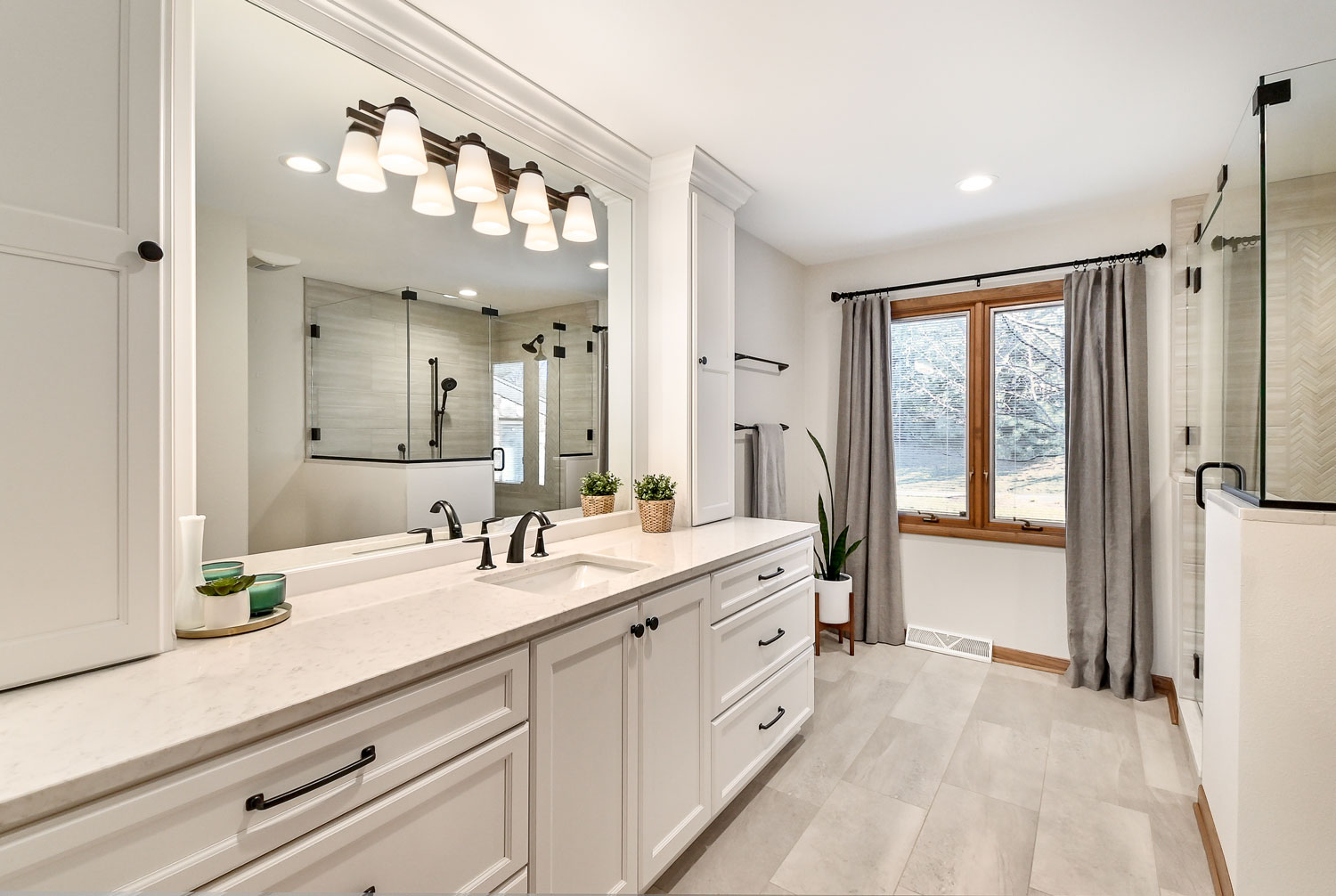 5 Reasons Why You Should Hire a Professional Bathroom Remodeling Service